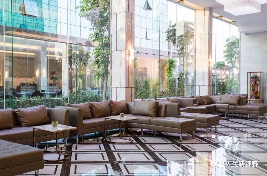 酒店老板说自己有“花不完的钱，还不清的债”，意不意外？