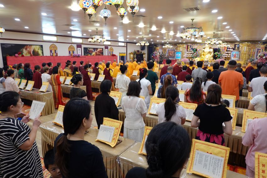 转载 慈善寺舉行盂蘭盆法會 東西方信眾共同實踐慈悲與報恩 2025年09月08日   維加斯新聞報-图片3