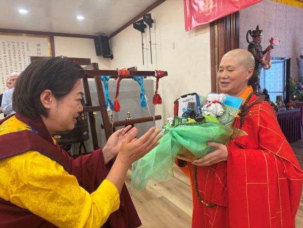 转载 慈善寺舉行盂蘭盆法會 東西方信眾共同實踐慈悲與報恩 2025年09月08日   維加斯新聞報-图片5